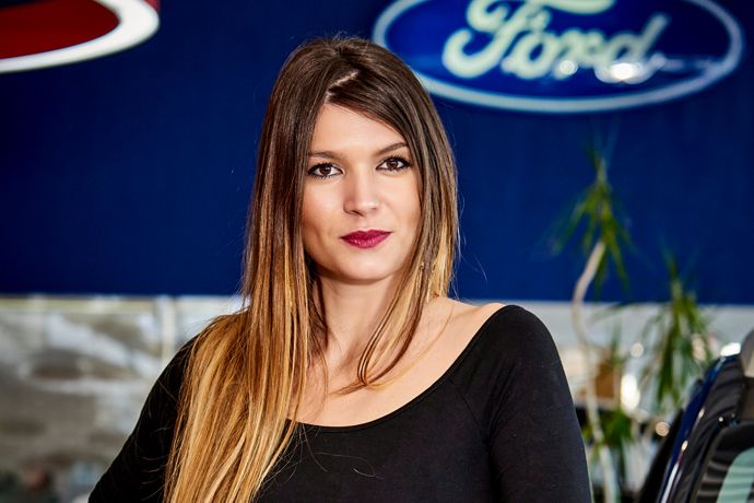 Hélène - Secretaire Ford occasion et Ford neuve